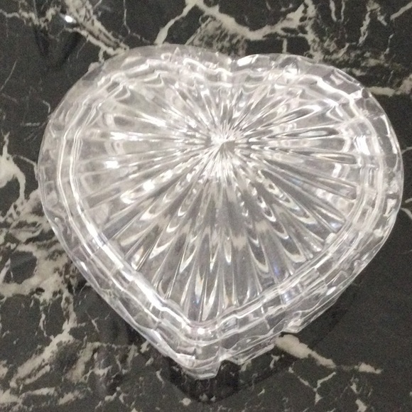 Heart Shaped Glass Storage Box Embossed Jewelry Box with Lid - Picture 1 of 4